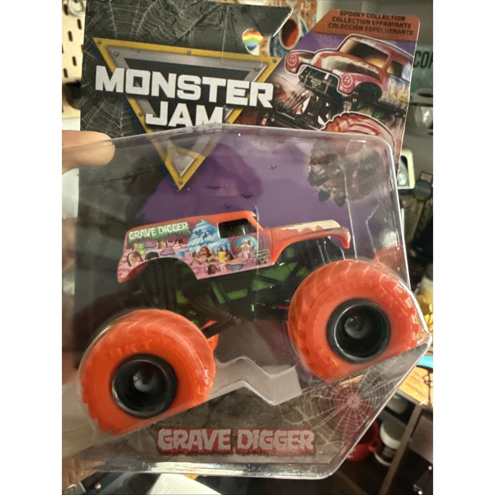 👻🎃Monster Jam Truck Halloween 2026 Spooky Collection GRAVE DIGGER